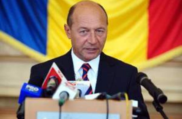 Basescu: Avem resurse bugetare, dar Guvernul trebuie sa decida daca da banii profesorilor sau clientelei politice