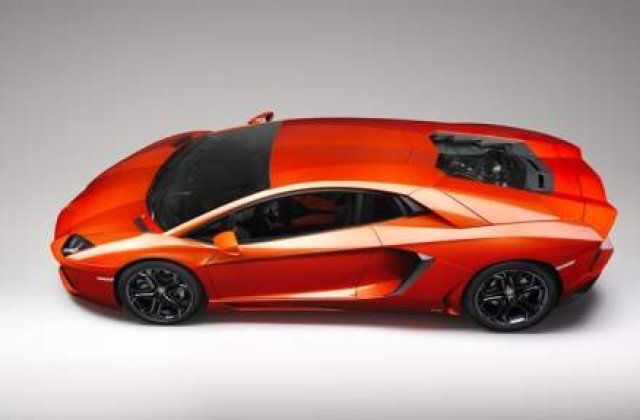OFICIAL: Iata noul Lamborghini Aventador LP 700-4, super bolidul italienilor!