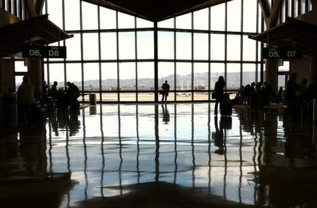 Alti 86 de romani au fost adusi din Libia