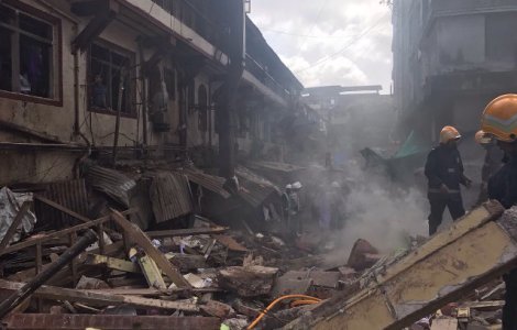 21 de morti dupa ce o cladire s-a prabusit in India