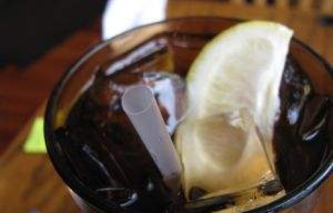 Bauturile racoritoare dulci cresc tensiunea