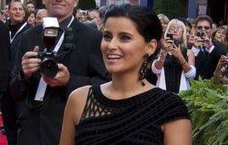 Nelly Furtado doneaza banii primiti de la Gaddafi