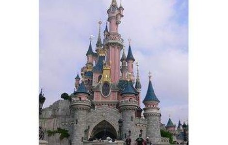 Copiii zboara, stau si se distreaza gratis la Disneyland Paris
