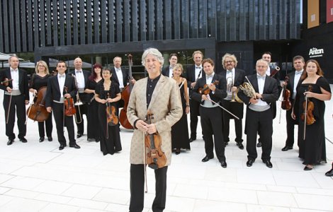 Johann Strauss Ensemble & Russell McGregor aduc stralucirea Craciunului vienez in Romania!