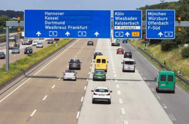 BMW, Mercedes, Volkswagen, Audi si Porsche risca "amenzi foarte mari": UE avertizeaza cartelul auto german