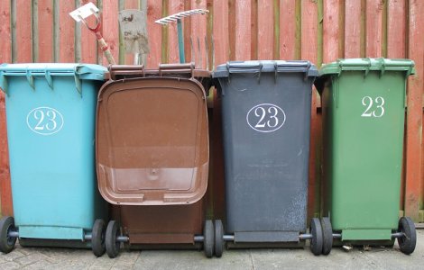 Locuitorii unui oras din Romania vor avea pubele cu cipuri si vor plati cat arunca la gunoi