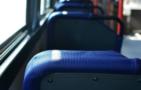 Un autobuz cu 50 de pasageri a fost cuprins de flacari