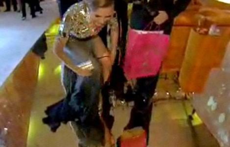  Video  Heidi Klum si-a dat jos chilotii la petrecerea lui Jay Leno