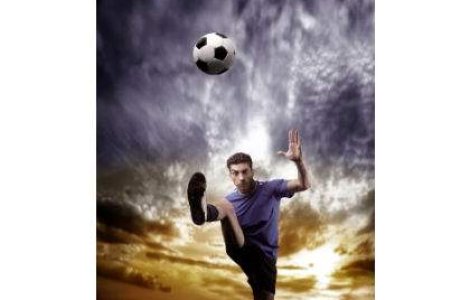 Fotbalist suspendat pentru ca a lovit o bufnita!