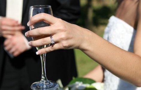 Un barbat a fost omorat pentru ca a furat mireasa