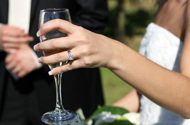 Un barbat a fost omorat pentru ca a furat mireasa