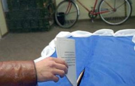 2.965 de candidati au luat startul in campania electorala