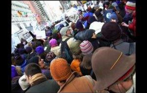 Mii de irakieni au protestat fata de liderii lor politici