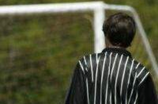 [VIDEO] A dat 36 de cartonase rosii intr-un singur meci