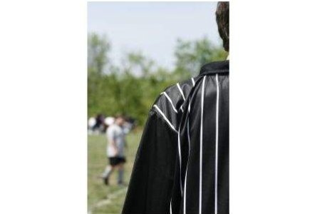 Meciurile de la Euro-2012 vor avea cinci arbitri