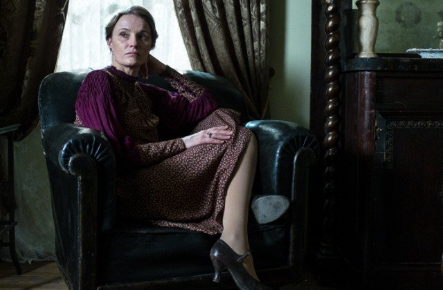 Lia Bugnar este mama lui Marcel Iures in filmul "Octav"