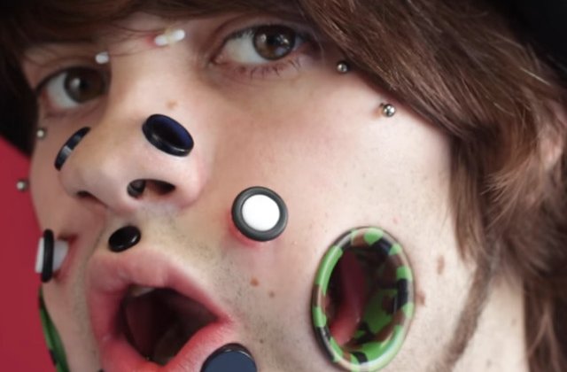 Corpul lor ar soca orice om normal. Top 6 oameni care au intrat in Cartea Recordurilor