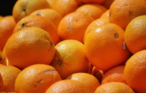 Cum sunt transformate cojile de portocale in articole vestimentare