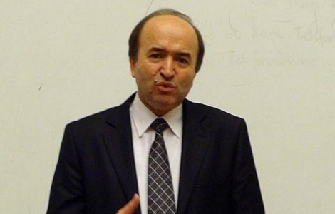 Ministrul Justitiei verifica eliberarile conditionate refuzate