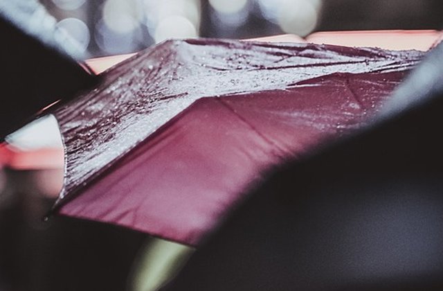 Informare meteorologica: Ploi si vant in aproape toata tara, pana marti seara