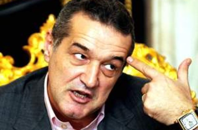 Suporterii stelisti i-o 'coc' lui Becali