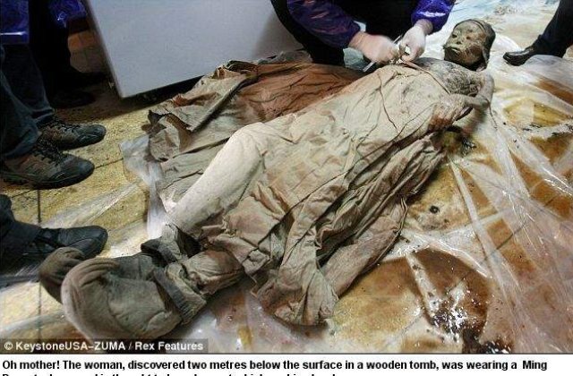 Mumie de 700 de ani, descoperita in perfecta stare