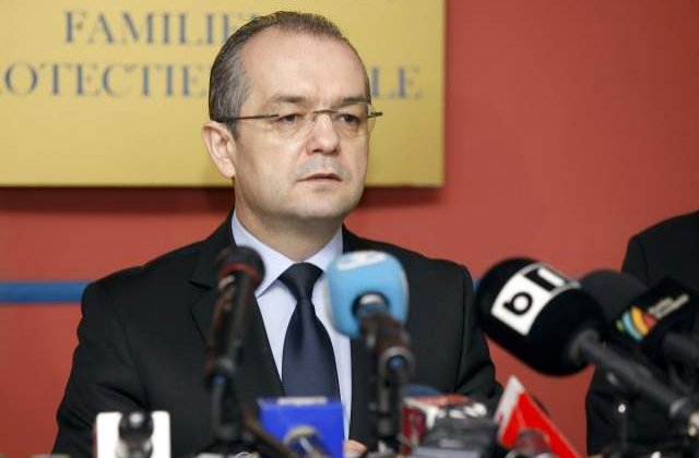 Guvernul isi asuma marti raspunderea pe Codul Muncii