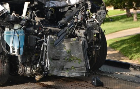 Fiul unui consilier local din Arad, implicat in doua acccidente rutiere in 24 de ore. Tanarul este grav ranit