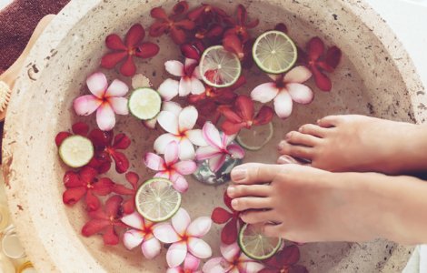  Top  Leacuri pentru picioarele umflate: 7 remedii pe care le poti incerca acasa