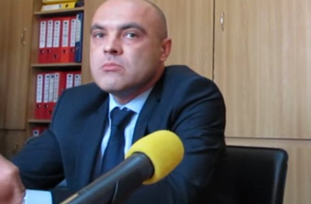 Seful Inspectoratului Scolar Judetean Braila, acuzat ca a lovit un barbat pe o terasa