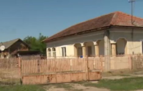 A cunoscut-o pe internet, a invitat-o la el acasa, iar ea l-a jefuit