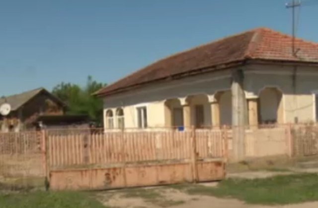 A cunoscut-o pe internet, a invitat-o la el acasa, iar ea l-a jefuit