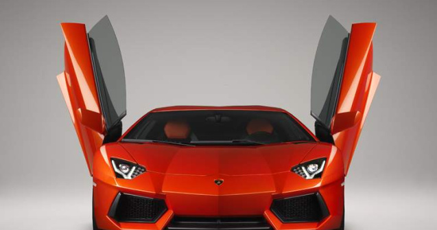 Ferrari FF si Lamborghini Aventador sunt deja vandute pentru primul an