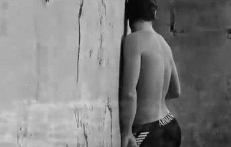  Video  Rafael Nadal s-a dezbracat pentru Armani