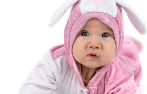 Doi italieni au incercat sa scoata ilegal din Romania un nou - nascut