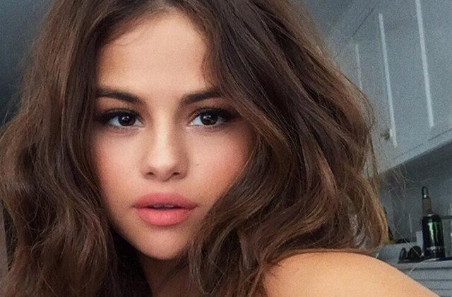 Selena Gomez a facut un transplant de rinichi. Primele imagini de pe patul de spital