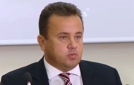 Profesorii nu au voie sa foloseasca auxiliare. Ministerul ameninta cu politia