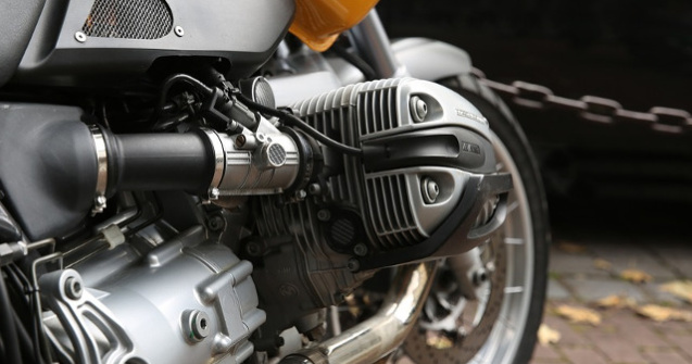 Un medic rezident a murit dupa ce a ucis cu motocicleta o femeie