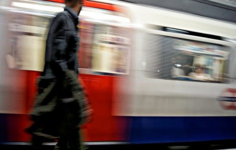 Tanar in varsta de 18 ani, arestat in legatura cu atentatul din Londra