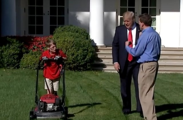 [Video] Frank, un baiat in varsta de 11 ani, si-a indeplinit visul sa tunda peluza Casei Albe
