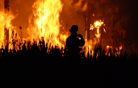 Protest la Primaria din Odesa in urma mortii a doua fete intr-un incendiu intr-o tabara pentru copii defavorizati