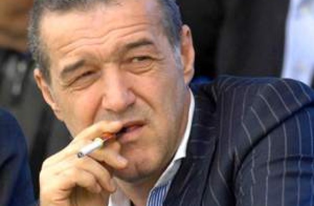 VIDEO: Becali, votat de francezi 'Cretinul Saptamani' pentru scena 'Maybach'