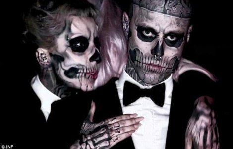  Video  Cel mai bun prieten al lui Lady Gaga: Baiatul Schelet