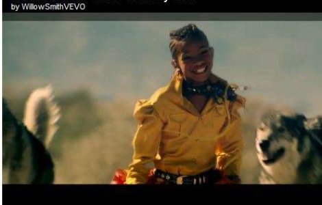  Video  Willow Smith: Fata lui tata sau "Fata secolului 21"?