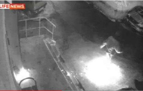  Video  Moscova: Barbat ars de viu pentru ca mirosea urat
