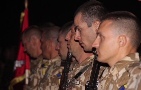 Trupul militarului mort in Afganistan va fi adus luni in tara