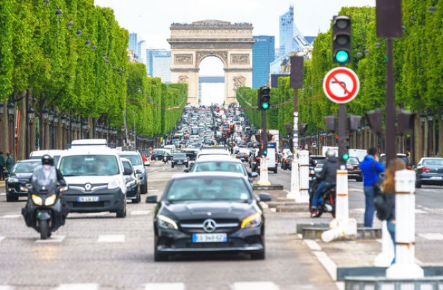 Franta anunta noi bonusuri pentru renuntarea la masinile poluante: pana la 2.000 de euro, inclusiv la cumpararea de masini second-hand