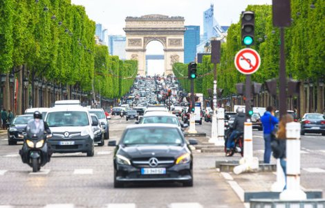 Franta anunta noi bonusuri pentru renuntarea la masinile poluante: pana la 2.000 de euro, inclusiv la cumpararea de masini second-hand