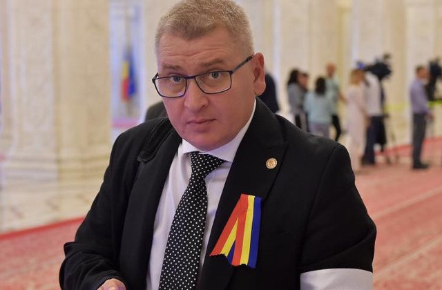 Deputatul PNL Florin Roman a intrat in greva foamei / VIDEO
