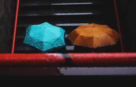 Informare meteo: Ploi si vant puternic in aproape toata tara, pana joi seara